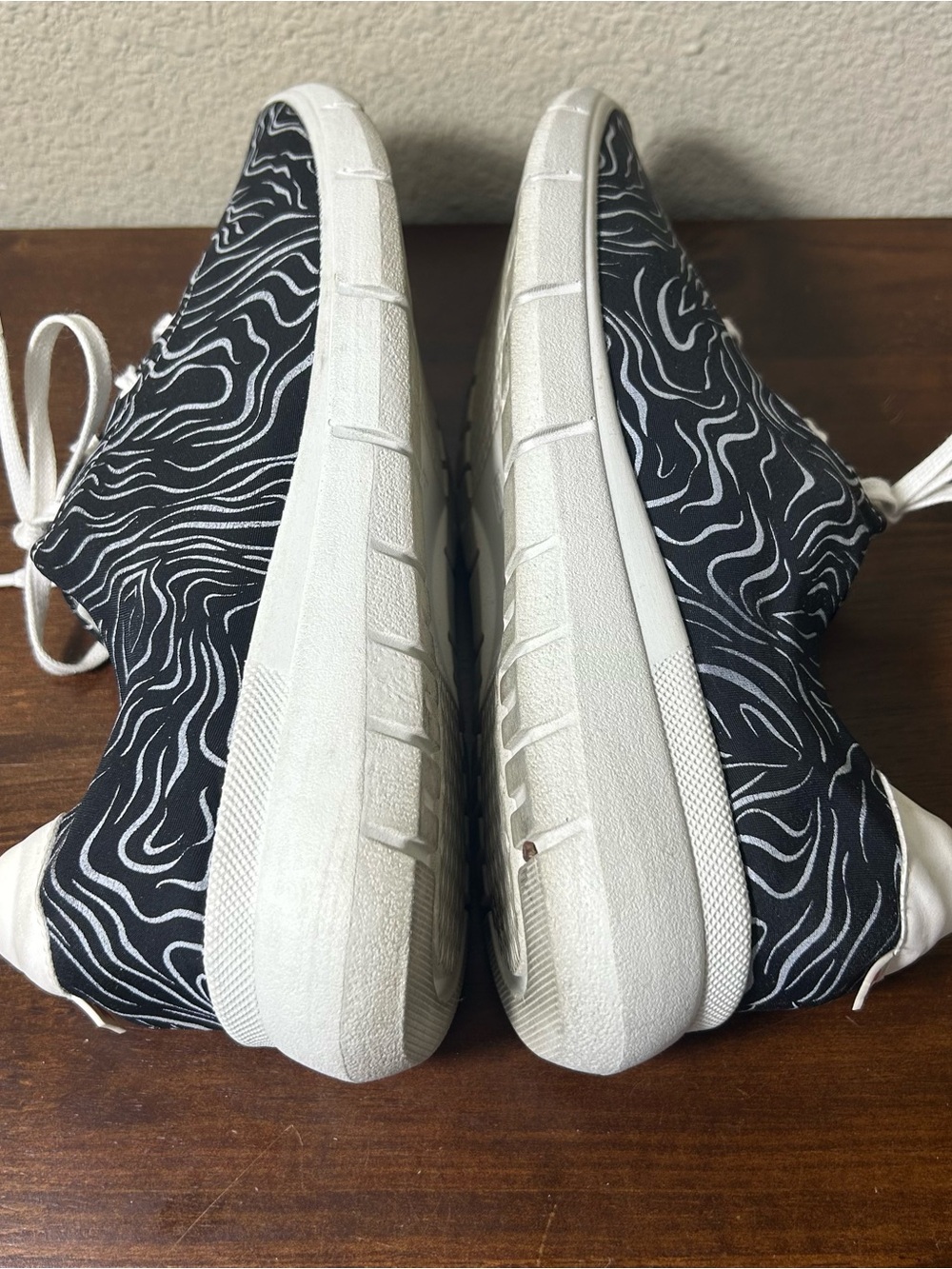 Arcopedico Sneakers Size EU 37 US 6.5 Black & White L76 Patterned Waves Casual - Picture 7 of 9